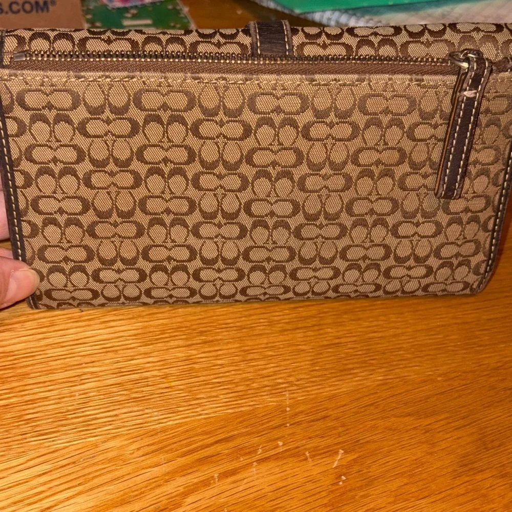 Y2K Vintage Coach Tan Monogram Snap Wallet - Picture 9 of 10